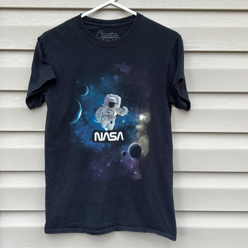 Creative Empire mens NASA short sleeve teeshirt